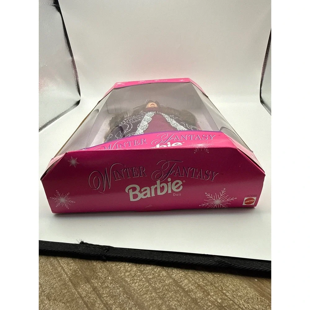 Mattel Winter Fantasy Barbie Special Edition 1996 Brunette Burgundy Gown 17666